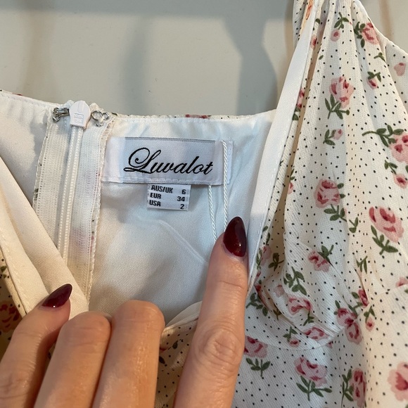 Refreshing Floral Printed Sweetheart Neck Mini Dress. - Picture 6 of 8